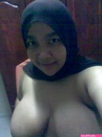 Tudung bugil